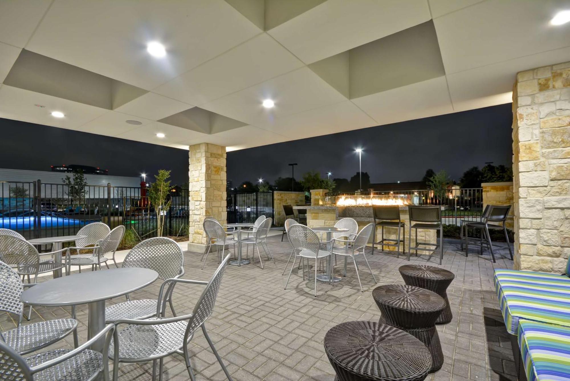 Home2 Suites By Hilton Dallas Addison Bagian luar foto