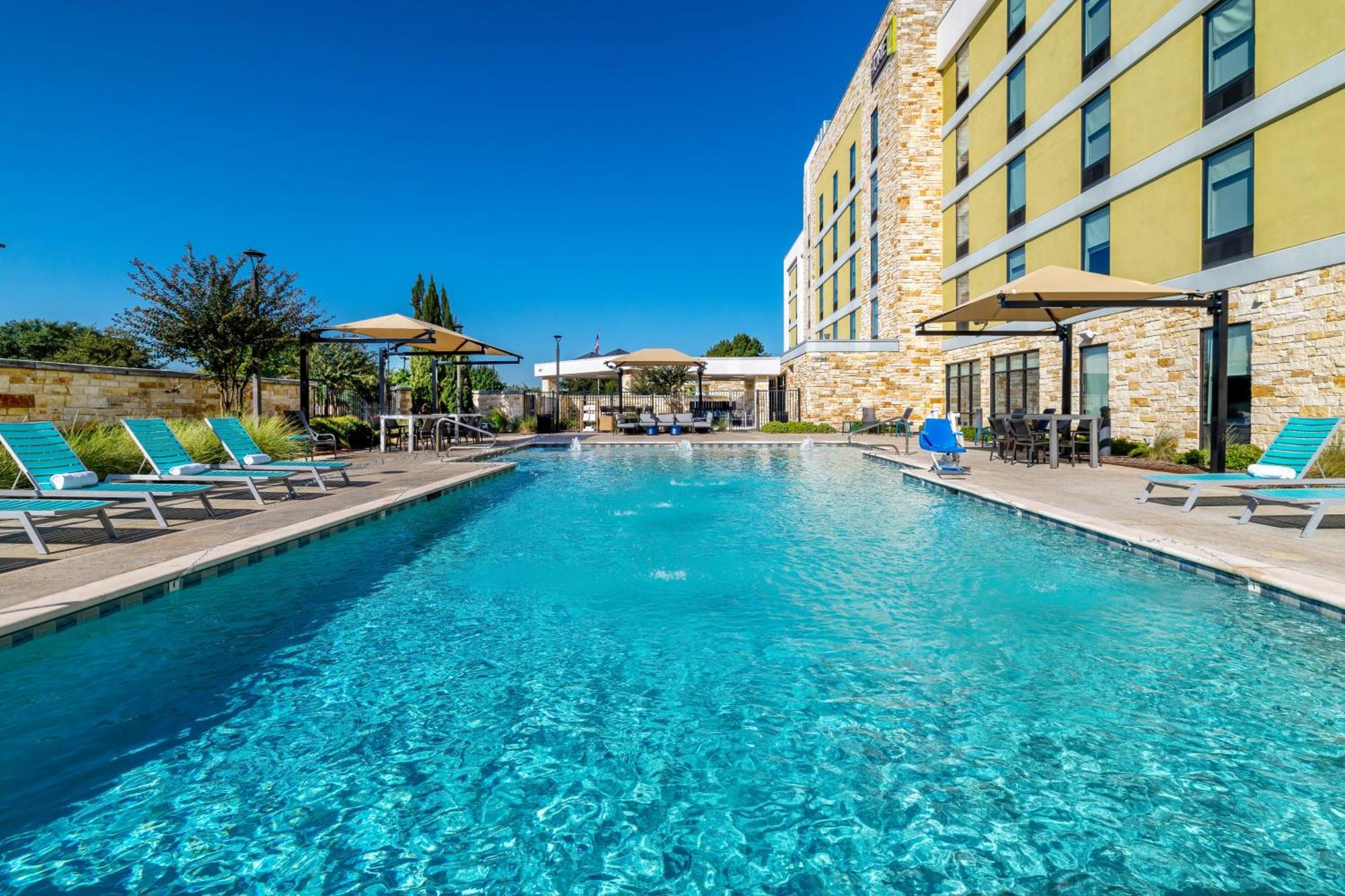 Home2 Suites By Hilton Dallas Addison Bagian luar foto
